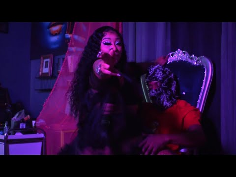 Hoez got Feelings by Layla Red Cakes